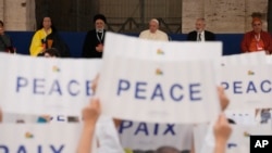 El papa Francisco en una conferencia con otros líderes religiosos en el Coliseo de Roma, Italia, el martes 25 de octubre de 2022. 