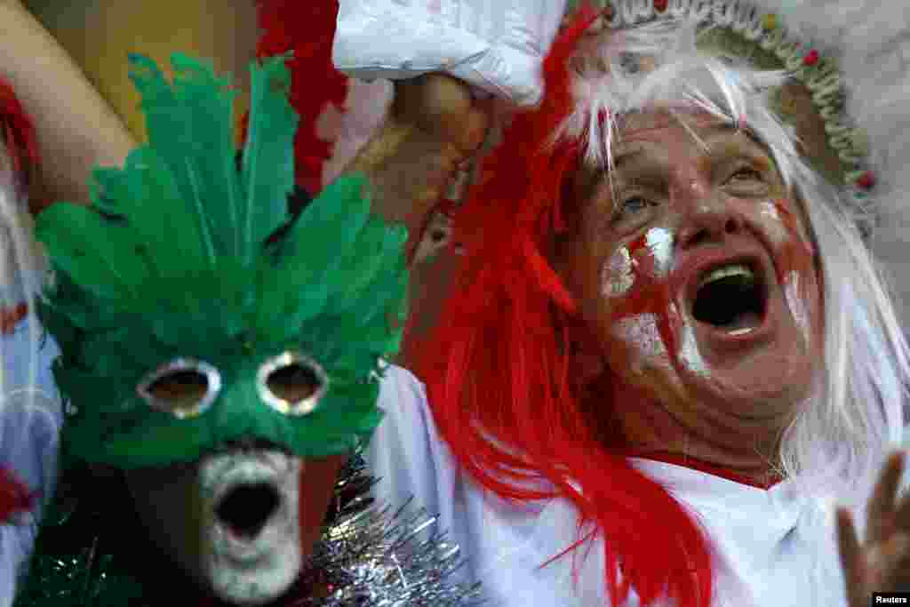 Futbol muxlislari Manaus shahridagi Amazoniya stadionida, 14-iyun, 2014-yil.