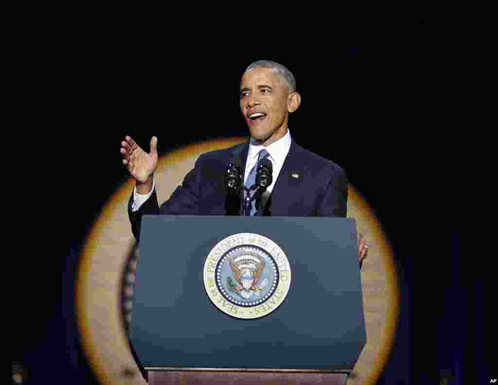 Presiden AS Barack Obama menyampaikan pidato perpisahan di McCormick Place di Chicago (10/1). (AP/Pablo Martinez Monsivais)
