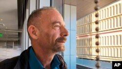 លោក Timothy Ray Brown ថតរូបនៅទីក្រុង Seattle សហរដ្ឋអាមេរិក កាលពីថ្ងៃទី៤ ខែមីនា ឆ្នាំ២០១៩។ លោក Brown គឺជា​មនុស្ស​ដំបូង​គេបង្អស់​ដែល​ត្រូវបាន​ព្យាបាល​ឲ្យ​ជាសះស្បើយពី​មេរោគ HIV។ 