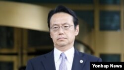 21일 가나스기 겐지 주한 일본대사관 총괄영사가 2015년도 일본 방위백서의 독도 영유권 주장과 관련해 서울 외교부 청사로 초치돼 이상덕 외교부 동국아 국장을 만난 뒤 돌아가고 있다.