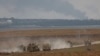 Vehículos del ejército israelí se mueven cerca de la frontera con Gaza, en el sur de Israel, el 9 de octubre de 2023.