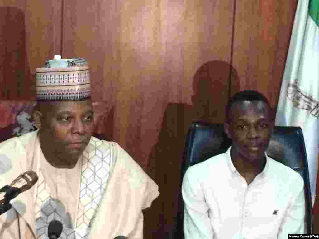 Izreal Zakari Galadima Wanda Ya Samu Makin JAMB Mafi Girma Tare Da Gwamnan Jihar Borno