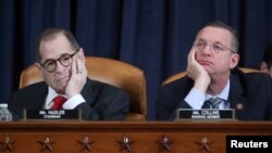 Le leader démocrate Jerry Nadler et son homologue républicain de la commission judiciaire lors des auditions le lundi 09 Novembre 2019.