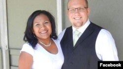 Holt es un "elder" de la Iglesia de Jesucristo de los Santos de los Últimos Días, que regresó este año de una misión en el estado de Washington.