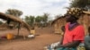 Rosita Sete, une mère de 4 enfants, vit dans le camp de réfugiés Chibuto 2 à Gondola, Manica, au Mozambique.
