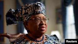La nouvelle présidente de l'Organisation mondiale du commerce (OMC), Ngozi Okonjo-Iweala, s'exprime lors d'un entretien avec Reuters à Potomac, Maryland, le 15 février 2021.