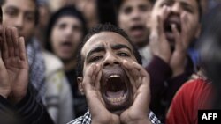 Qohira universitetida hukumatga qarshi namoyishlar, 11-fevral 2012