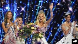 Victoria Kjær Theilvig, de Dinamarca, fue coronada Miss Universo el sábado por la noche. Miss Nigeria Chidimma Adetshina fue elegida primera finalista y Miss Mexico María Fernanda Beltrán segunda finalista.