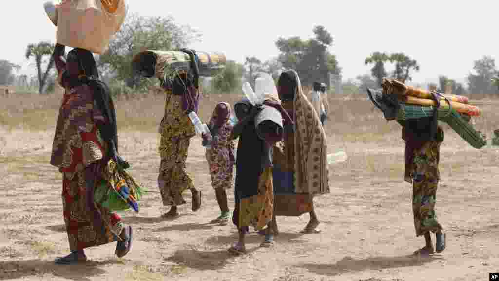 'Yan Gudun Hijira Daga Kamaru Sun Isa Sansanin 'Yan Gudun Hijira Dake Furore a Yola.