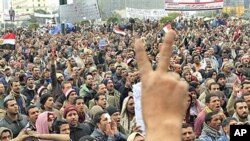 Masu zanga zangar kin jinin shugaba Hosni Mubarak a kasar Masar.