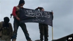 Beberapa anggota kelompok militan Suriah terkait al-Qaida (foto: dok). 