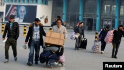 Kobul aeroporti oldida