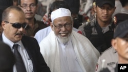 Pemerintah dapat mengekang ancaman teroris di Indonesia dengan menangkap, pemimpin radikal seperti ulama Abu Bakar Bashir (foto: dok).