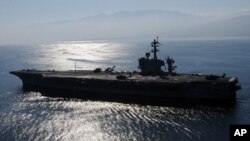 正在南中國海巡航的美國海軍卡爾文森號航空母艦