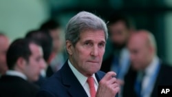 Le secrétaire d'Etat américain John Kerry au sommet de l'OTAN à Antalya, en Turquie (AP Photo/Lefteris Pitarakis) 