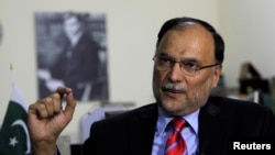 Menteri Dalam Negeri Pakistan Ahsan Iqbal, dalam wawancara dengan Reuters di Islamabad, 12 Juni 2017.