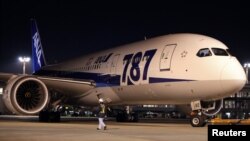 Badan Penerbangan Federal Amerika (FAA) akan melakukan evaluasi terhadap pesawat Boeing 787 'Dreamliner' yang mengalami masalah teknis, termasuk yang terjadi di bandara Narita, Tokyo (10/1). 