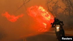 En Fotos | Emergencia en Quito por incendio forestal: afecta viviendas y llena de humo la ciudad