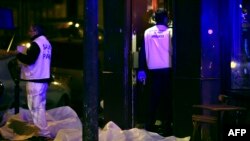 Les corps de victimes des attaques de Paris, 13 novembre 2015 