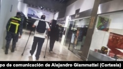 Alejandro Giammattei, presidente electo de Guatemala fue escoltado fuera de territorio venezolano, en su intento por reunirse con el presidente interino de Venezuela, Juan Guiadó. 