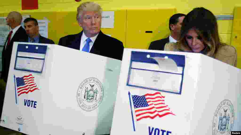 Le candidat républicain Donald Trump et son épouse Melania Trump votent à la PS 59 à New York, New York, 8 novembre 2016.