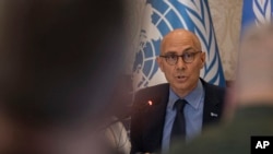 ARCHIVO - El Alto Comisionado de las Naciones Unidas para los Derechos Humanos, Volker Turk, habla durante una conferencia de prensa en Bagdad, Irak, el miércoles 9 de agosto de 2023. 