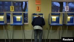 El 36 por ciento de los votantes hispanos dijeron que estaban "seguros" de votar, en comparación con el 27 por ciento en 2014.