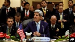 U.S. Secretary of State John Kerry attends the East Asia Summit Foreign Ministers' Meeting in Kuala Lumpur, Malaysia, August 6, 2015. (AP Photo/Joshua Paul)
