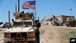 El presidente Donald Trump anunció en diciembre de 2018 la decisión de retirar 2.000 soldados estadounidenses que se habían desplegado en Siria en apoyo de las Fuerzas Democráticas Sirias (SDF).