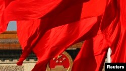 北京的人民大会堂，中国全国人大会议一般在人民大会堂举行