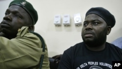 Asari Dokuboda wani dukansu bijirarrun 'yan Niger Delta masu yiwa Najeriya barazana idan ba'a zabi Jonathan ba.