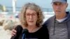 Padres de surfistas asesinados en México les rinden tributo, hay tres sospechosos detenidos
