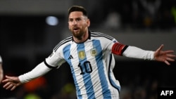 Lionel Mesi tokom meča Argentine i Ekvadora u Buenos Airesu, septembar 2023. (Luis ROBAYO / AFP)