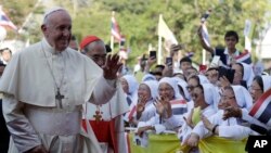El papa Francisco visita la parroquia St. Peter en Bangkok, Tailandia, el viernes, 22 de noviembre de 2019.
