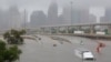 Plus de 30 000 personnes attendues dans les centres d'urgence au Texas après le passage d'Harvey