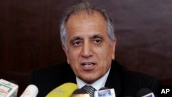 El enviado de Estados Unidos para la paz en Afganistán, Zalmay Khalilzad, compartió los detalles de su última ronda de contactos con los talibanes en Qatar con el presidente afgano, Ashraf Ghani.