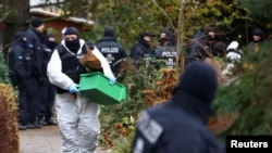德国警察在全国范围突击搜查25人极右组织。（2022年11月7日）