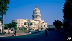 ARCHIVO - El Capitolio de La Habana.