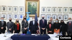 La subsecretaria Heide Fulton, se reunió con autoridades del Ministerio de Gobernación en Guatemala. [Foto: Ministerio de Relaciones Exteriores de Guatemala]
