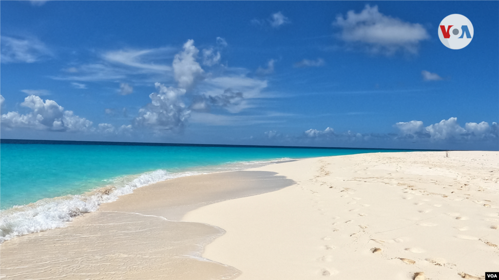 Un día en una posada en Los Roques varía entre $155 y $255 por persona. Imagen de Cayo de Agua.