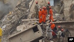 Tragédia no Rio expõe problema de construções irregulares no Brasil