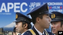 日本政府调集各地警察在横滨APEC会场内外布下严密警戒