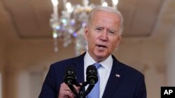 Le président Joe Biden parle de l'Afghanistan depuis la Maison Blanche, mardi 31 août 2021, à Washington.