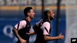 Lionel Messi et Neymar à l'entraînement du PSG, Paris, le 13 août 2021.