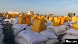 Une partie de l'aide fournie par le Programme alimentaire mondial est visible dans le camp d'Adré, au Tchad. (Photo : Reuters)