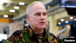 Командувач військами Нідерландів Онно Ейшелхейм припустив, що військові Нідерландів могли б прибути до України в рамках НАТО, або союзу з 10-15 країн.