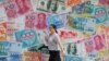 Las conversaciones entre China y EE.UU. se estancaron en mayo. EE.UU. anunció planes de aumentar los aranceles a los bienes chinos por un valor de 300.000 millones de dólares a partir del 1 de septiembre, pero algunos de los incrementos fueron pospuestos al 15 de diciembre.