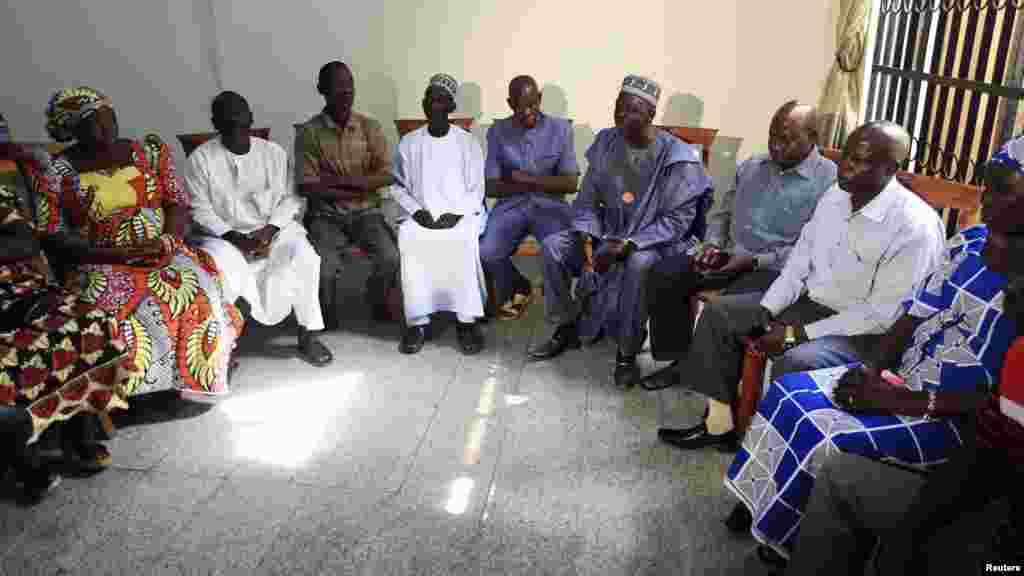 Dauda Iliya yana magana a lokacin wani taron da suka yi domin tattauna kokarin kwato 'yan matan na Chibok da aka sace.