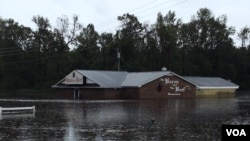 Florence, que este viernes fue degradado a tormenta tropical, continuará produciendo inundaciones catastróficas en ambas Carolinas.